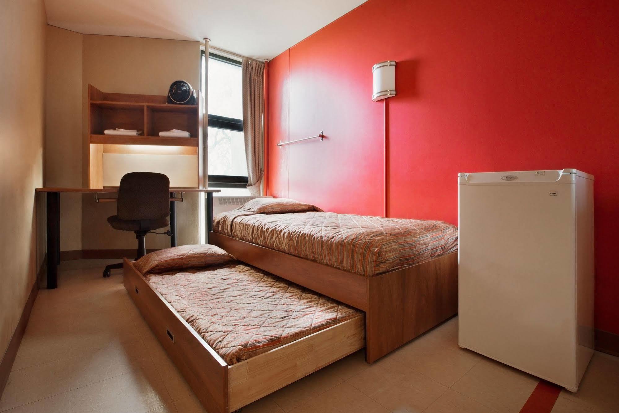 Zum Auberge D'Ete - Universite De Montreal Zewnętrze zdjęcie